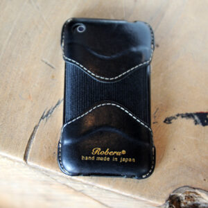Roberu_Iphonecase-black_1