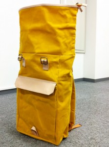 6Shiki_Earth_Backpack_yellow_open