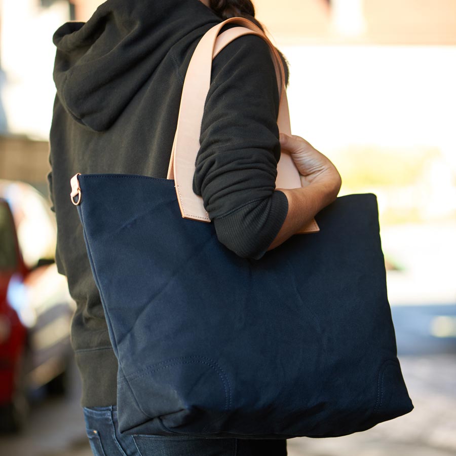 Baggyport_SGR_Shoulderbag_447_darkblue_04