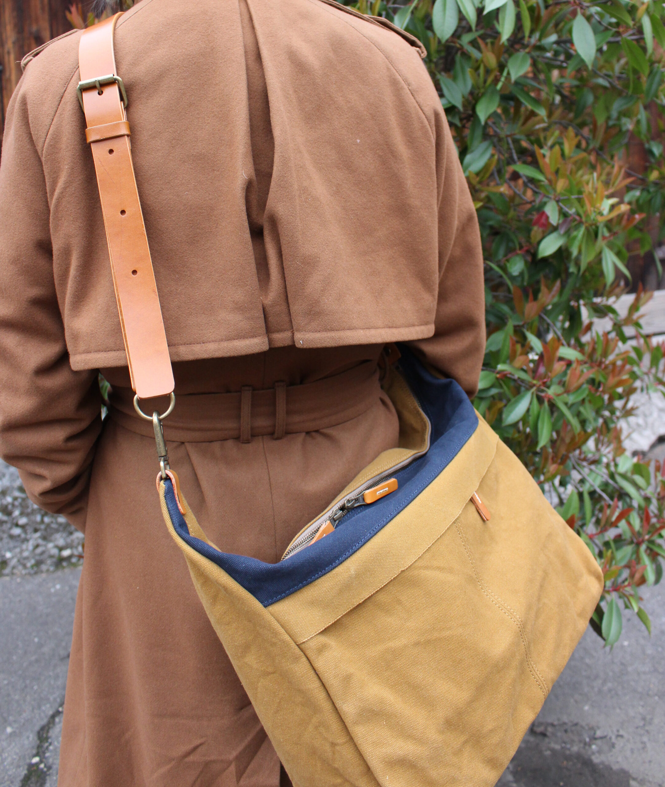 BaggyPort_KBS_1002_Mustard-Navy_2-e1494678551329