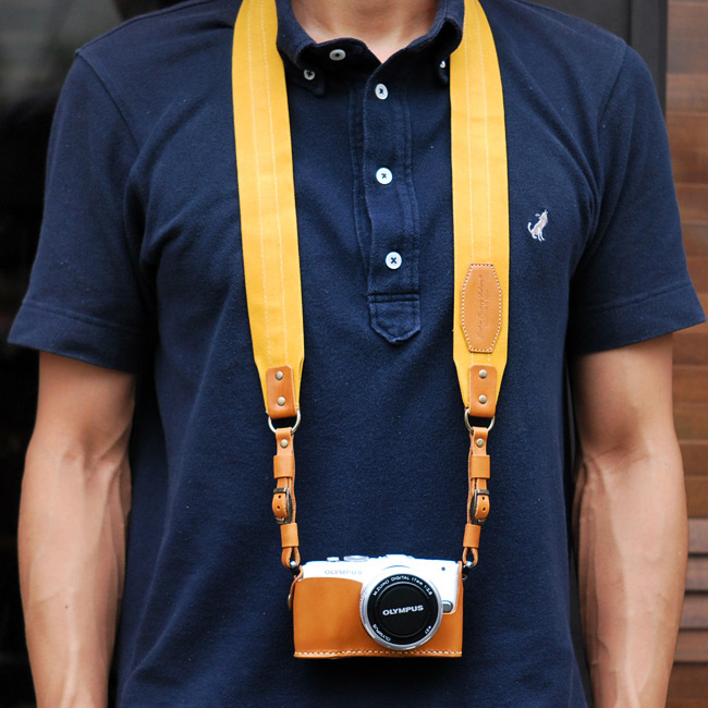 Roberu_Camerastrap_Canvas_yellow_3