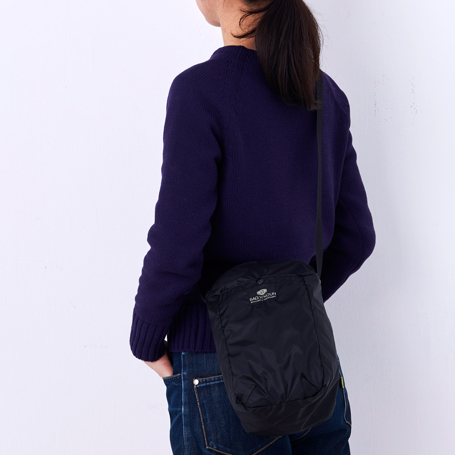 BAG'n'NOUN_Camp_Pochette_LHalf_Black_1