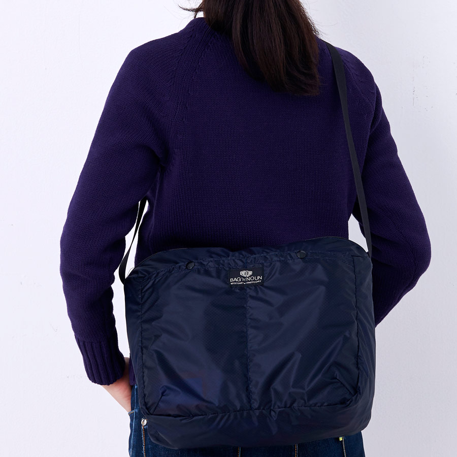 BAG'n'NOUN_Camp_Pochette_L_Navy_1
