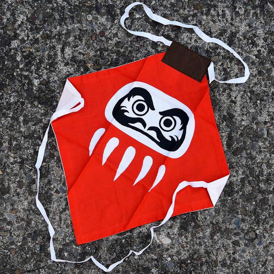 Kamawanu_Kids_Apron_Daruma