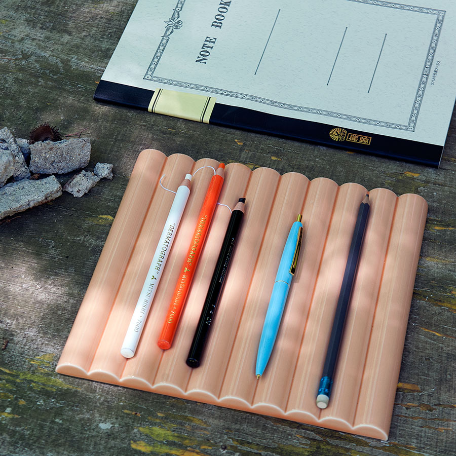 Arita_2016_Porcelain_TomasAlonso_Tray_beige_1