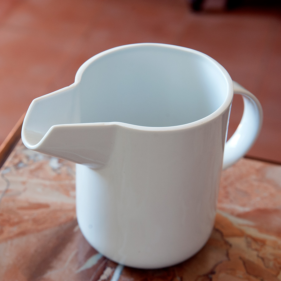 Arita_2016_Porcelain_TAF_Pitcher_white_1