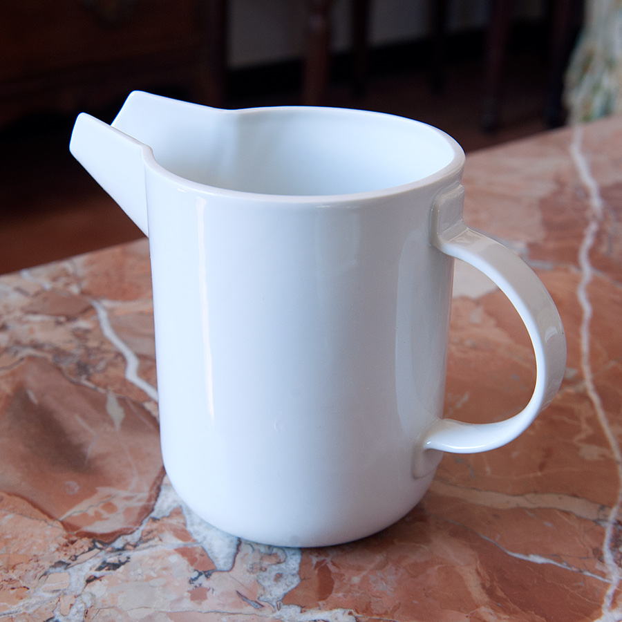 Arita_2016_Porcelain_TAF_Pitcher_white_4