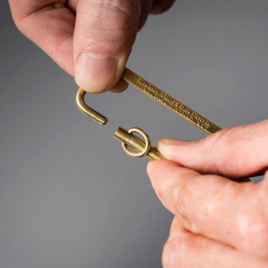 Candydesignworks_Keyring_Holger_brass_2