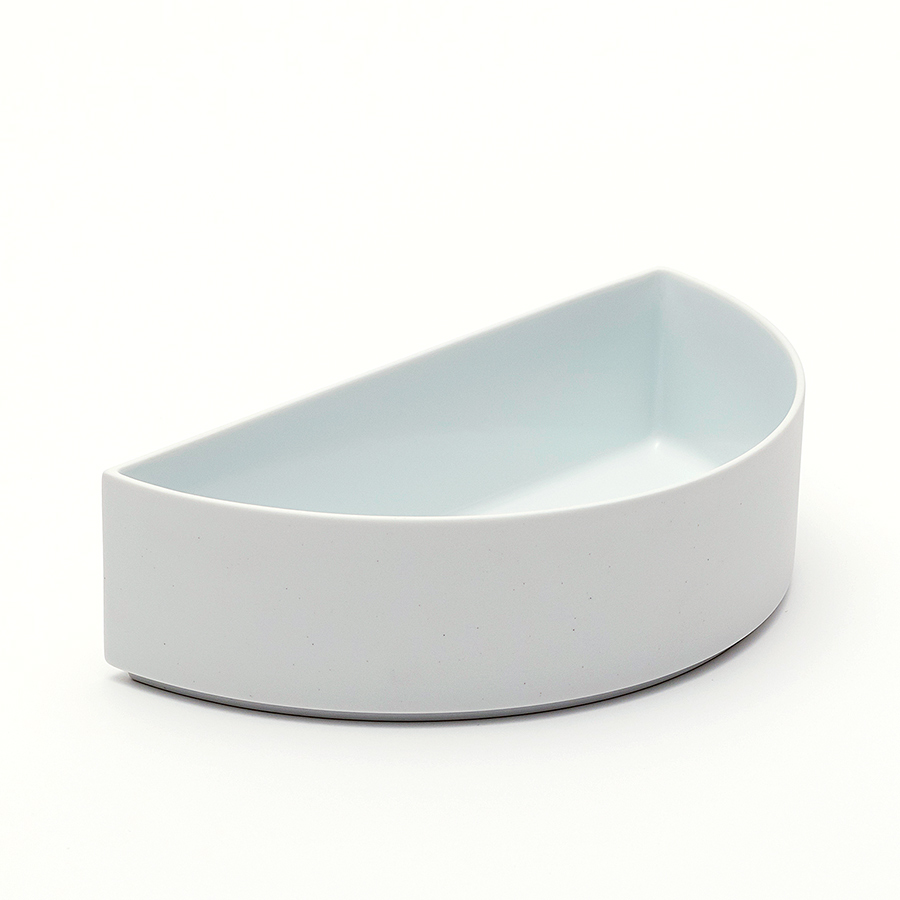 Arita_2016_Porcelain_TomasAlonso_HalfDeepPlate_white_2