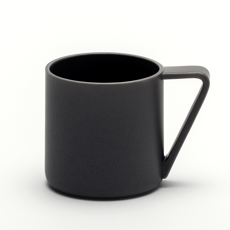Arita_2016_Porcelain_ShigekiFujishiro_Mug_grey_1