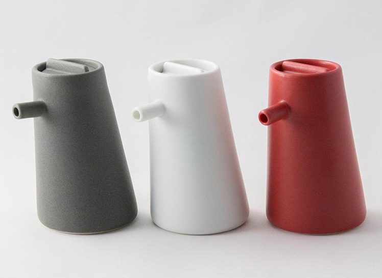 Arita_2016_Porcelain_ShigekiFujishiro_SoySaucePot_mix_1