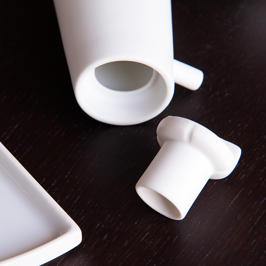 Arita_2016_Porcelain_ShigekiFujishiro_SoySaucePot_white_3