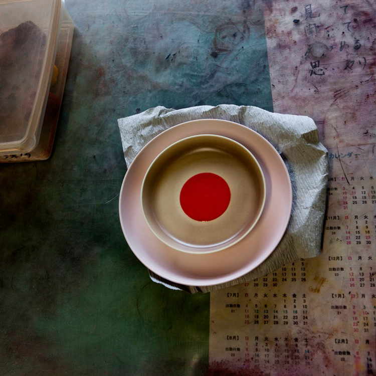 Arita_2016_Porcelain_Scholten+Baijings_DeepPlate128_lightbrown-red_2