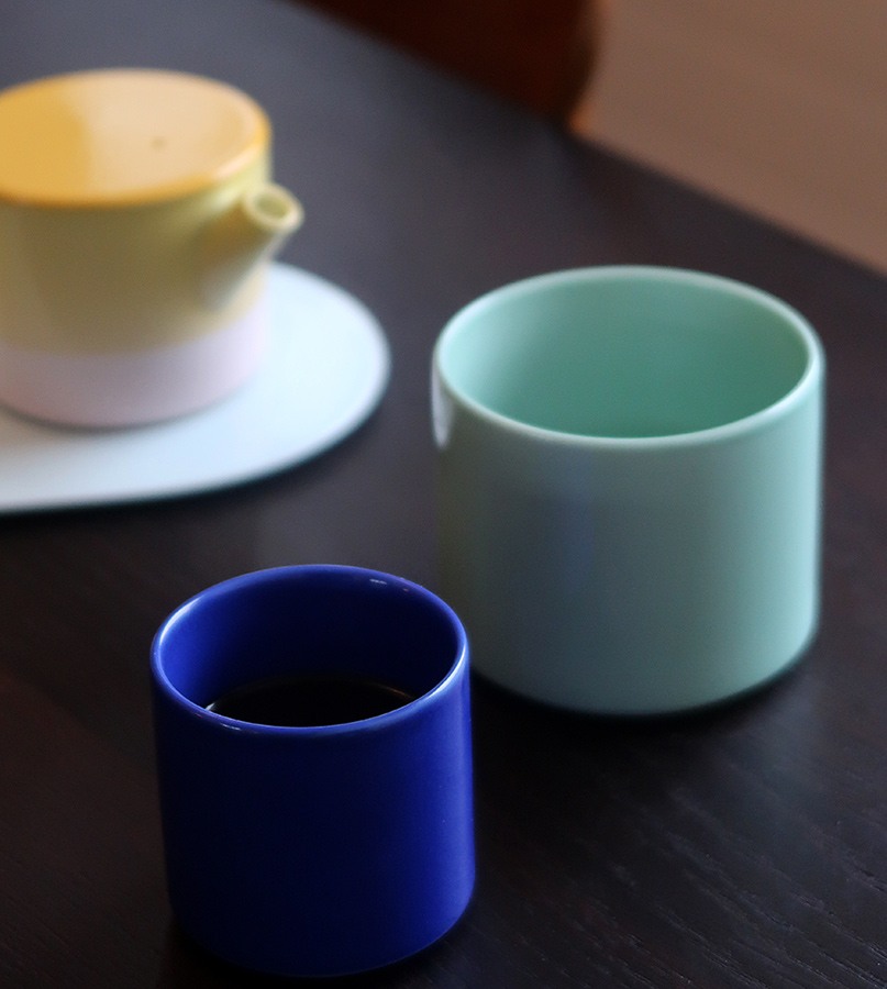Arita_2016_Porcelain_TomasAlonso_CupS_Blue_1