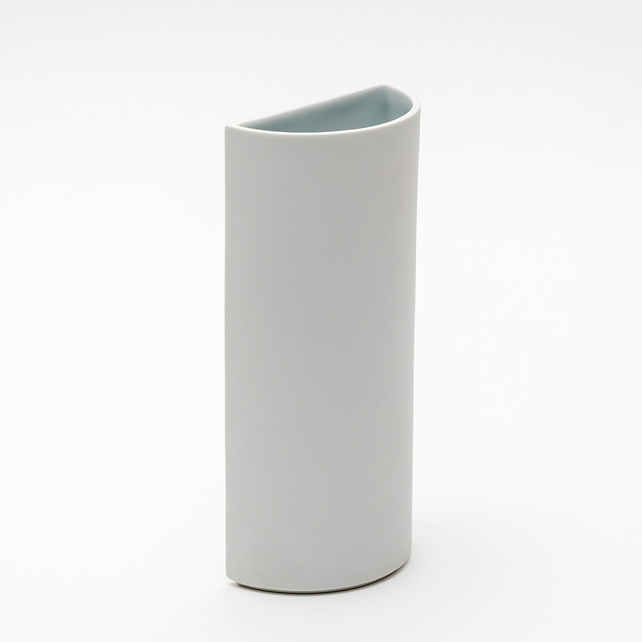 Arita_2016_Porcelain_TomasAlonso_VaseL_white_1