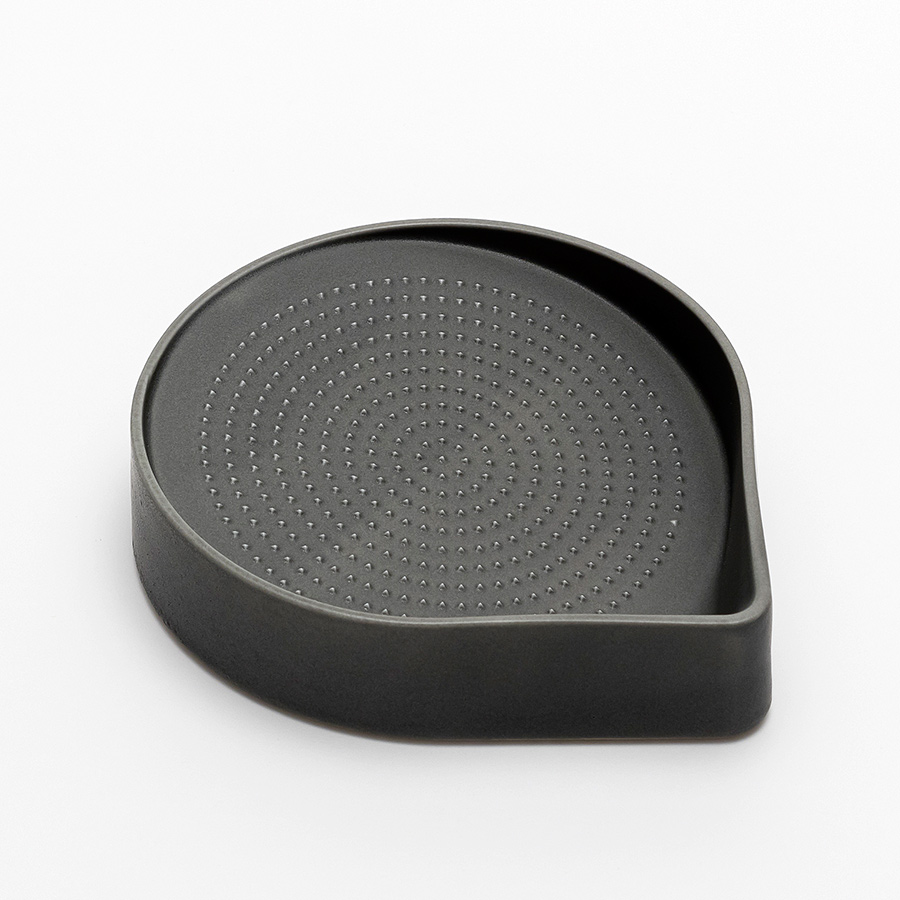 Arita_2016_Porcelain_ShigekiFujishiro_Grater_grey_1