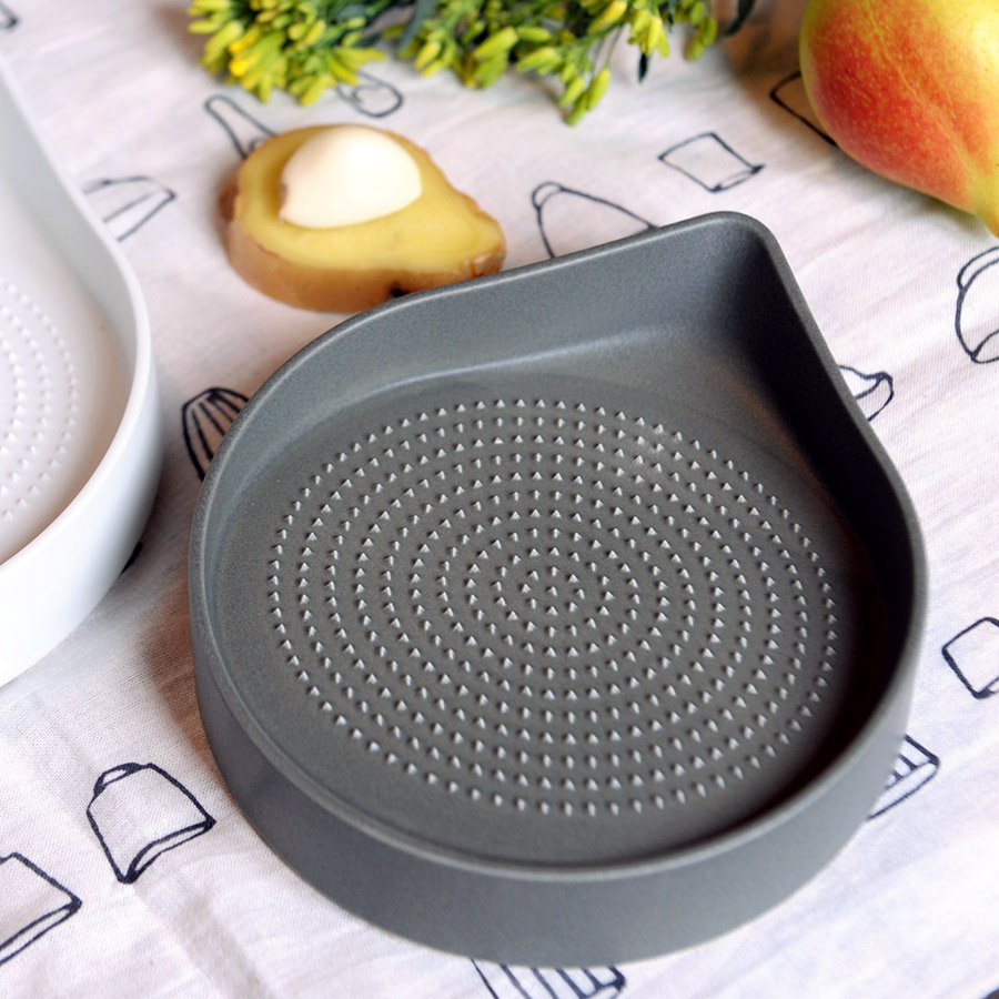 Arita_2016_Porcelain_ShigekiFujishiro_Grater_grey_2