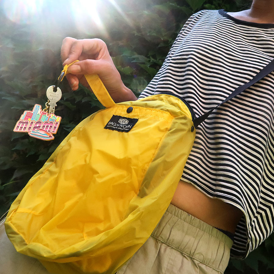 BAGnNOUN_Camp_Pochette_half_yellow_4