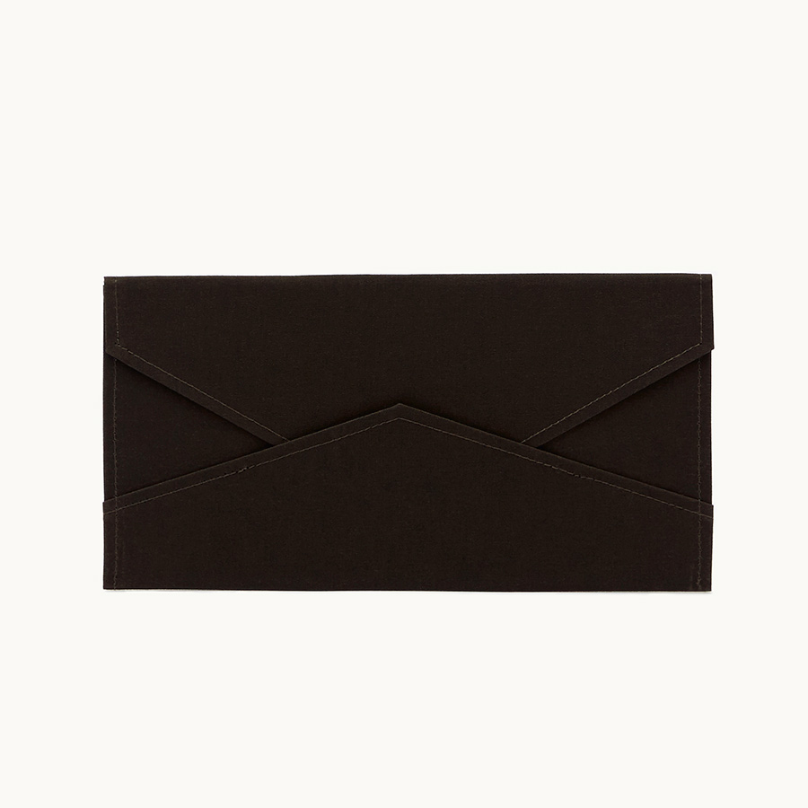 Fourruof_LetterCase_black_1