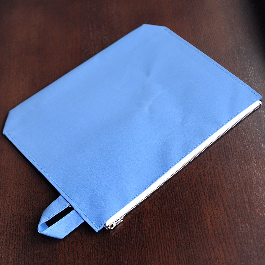 Fourrof_Pouch_L_blue_1