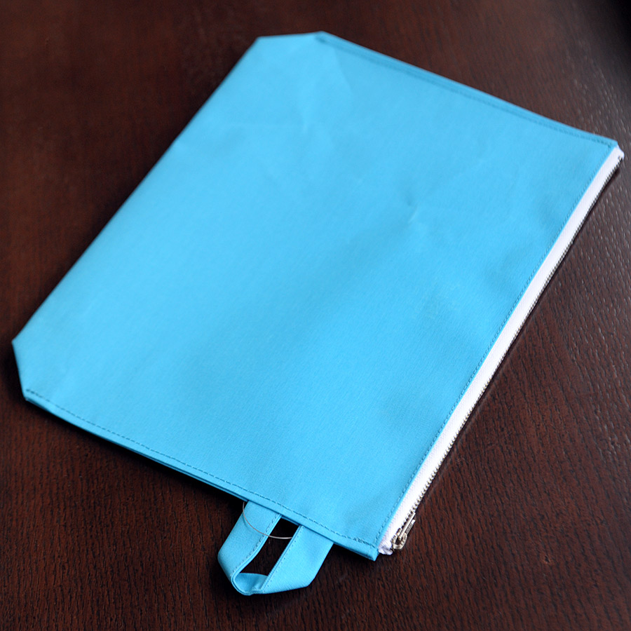 Fourrof_Pouch_L_lightblue_1