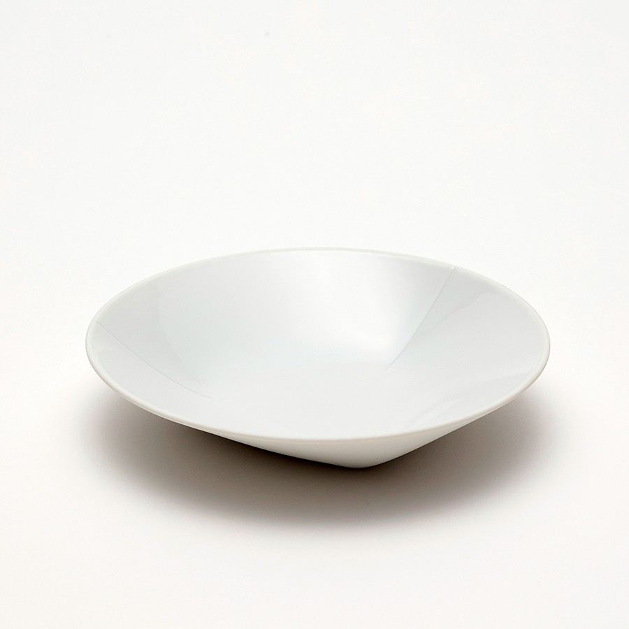 Arita_2016_Porcelain_ChristianHaas_DeepPlate150_white_1