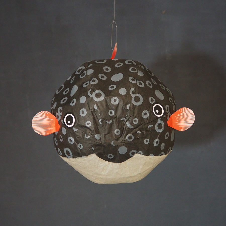 Kamifusen_blow_fish_big_black-grey